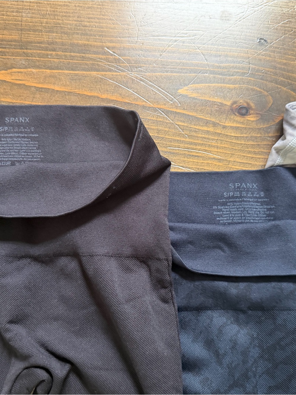 SPANX - Bundle of 6 Leggings - Picture 6 of 10